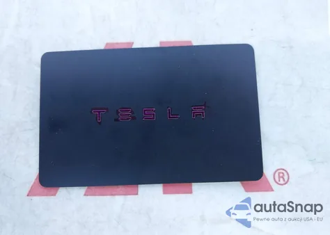 2018 Tesla Model 3 Long Range/Performance z USA, uszkodzony, nr VIN 5YJ3E1EBXJF170559